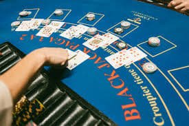 Pengguna Indonesia menjelajah rummy mobile